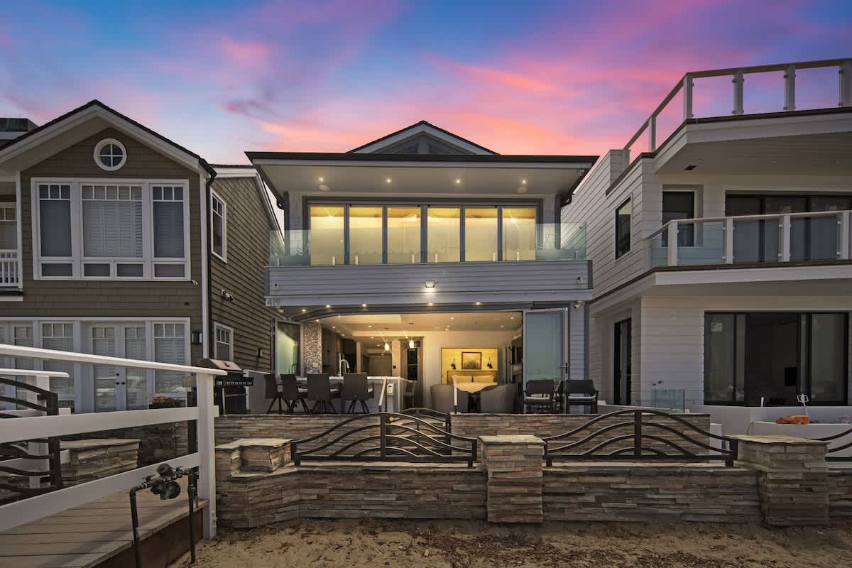 Harbor House - Bayfront Estate and Rooftop Hot Tub — photo 4