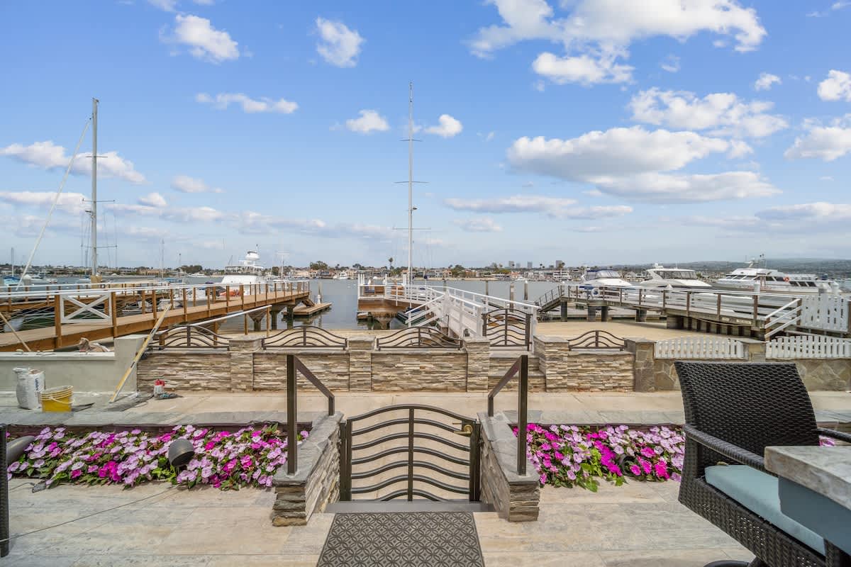 Harbor House - Bayfront Estate and Rooftop Hot Tub — photo 6