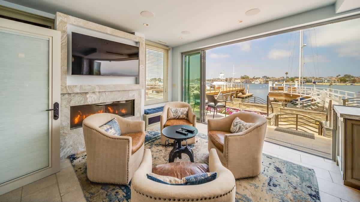 Harbor House - Bayfront Getaway, Rooftop Hot Tub