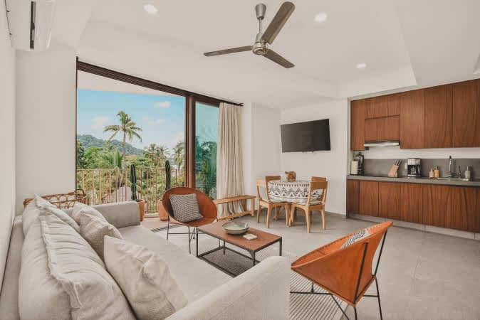 Bright, modern retreat in La Esquina, San Pancho — photo 1
