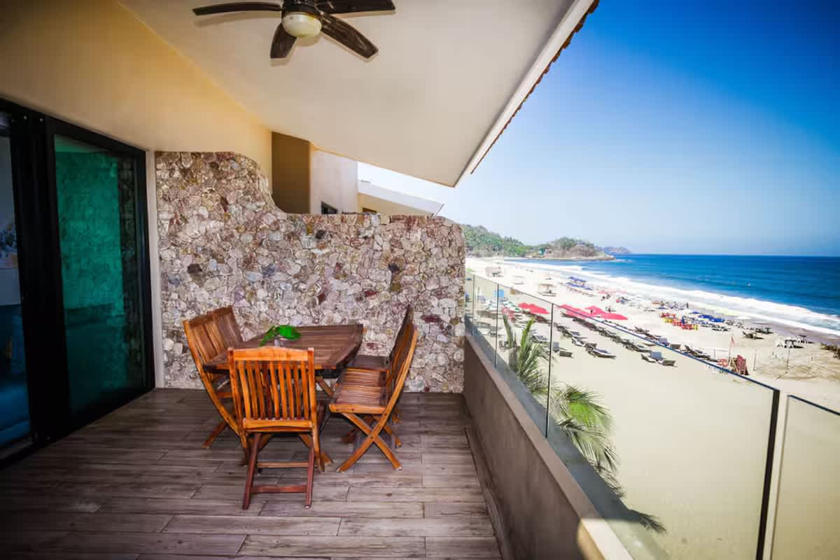 Brisa Alta - beach access and 3rd floor views — photo 1