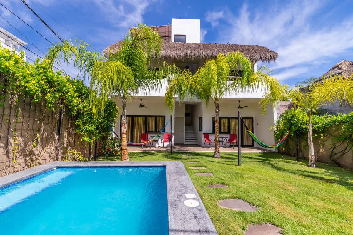 Cumbre Lofts San Pancho for pool side family fun