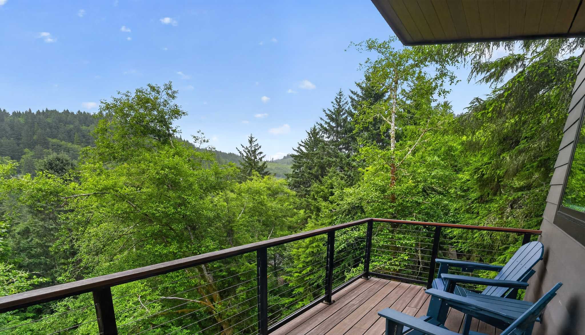 Hilltop Haven | Quiet Coastal Retreat | Pet Friendly — photo 1