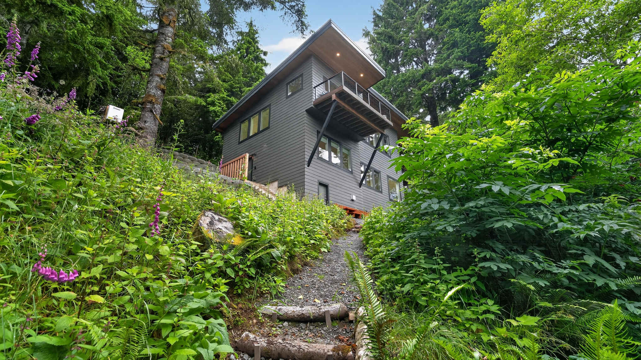 Hilltop Haven | Quiet Coastal Retreat | Pet Friendly — photo 8