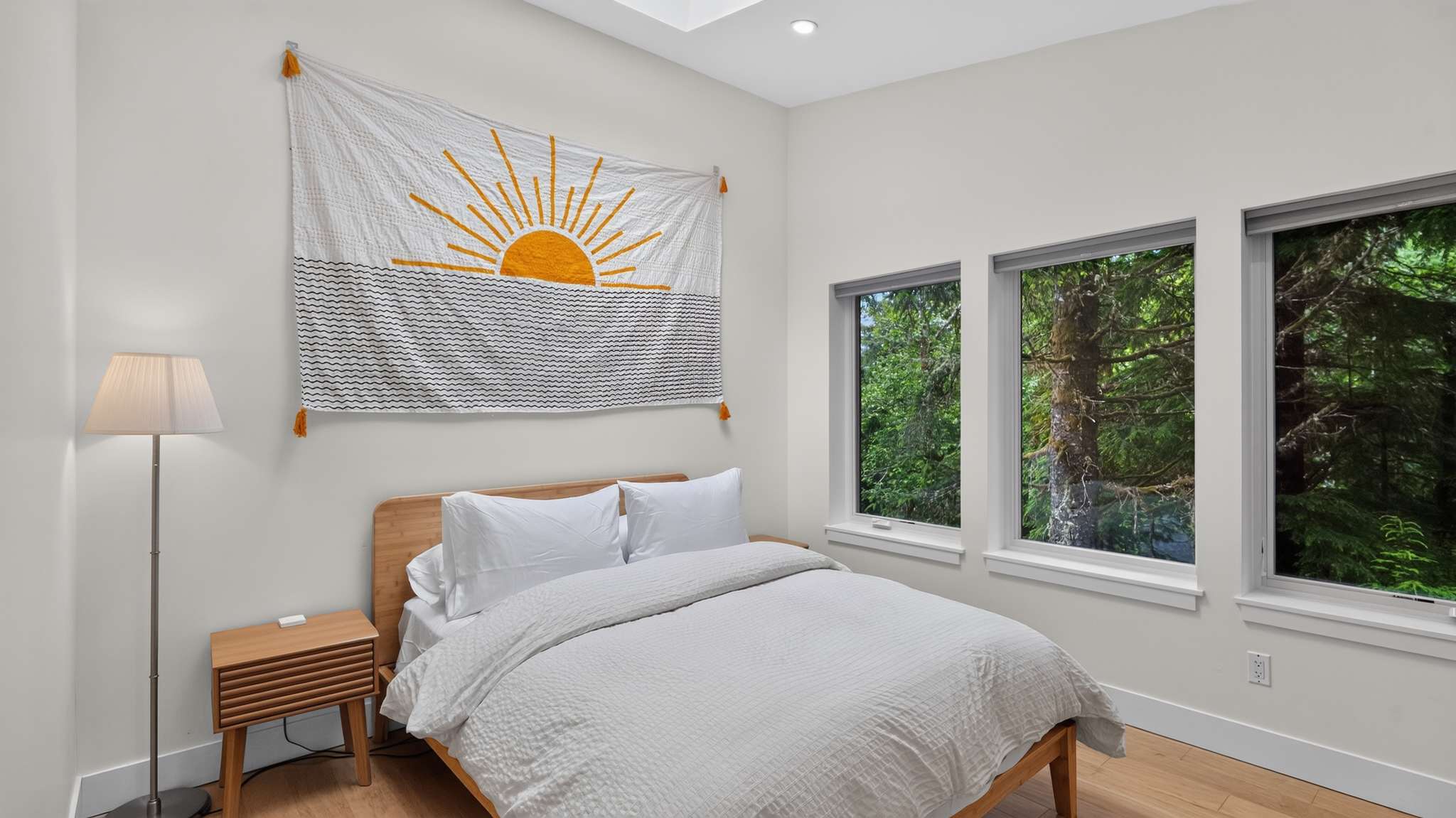 Hilltop Haven | Quiet Coastal Retreat | Pet Friendly — photo 6