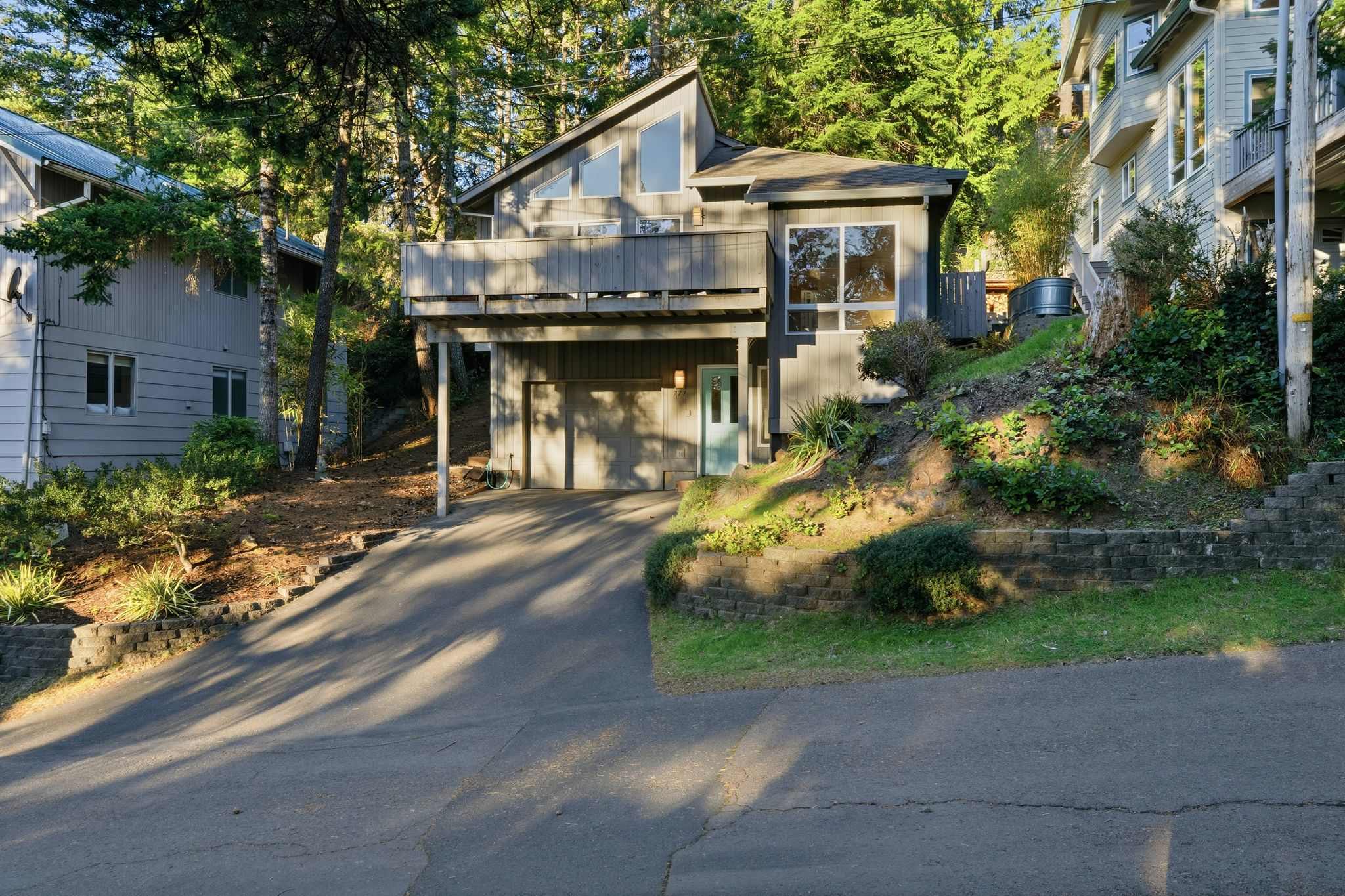 Latitude 45 - 2BR 2BA secluded in trees near beach — photo 1