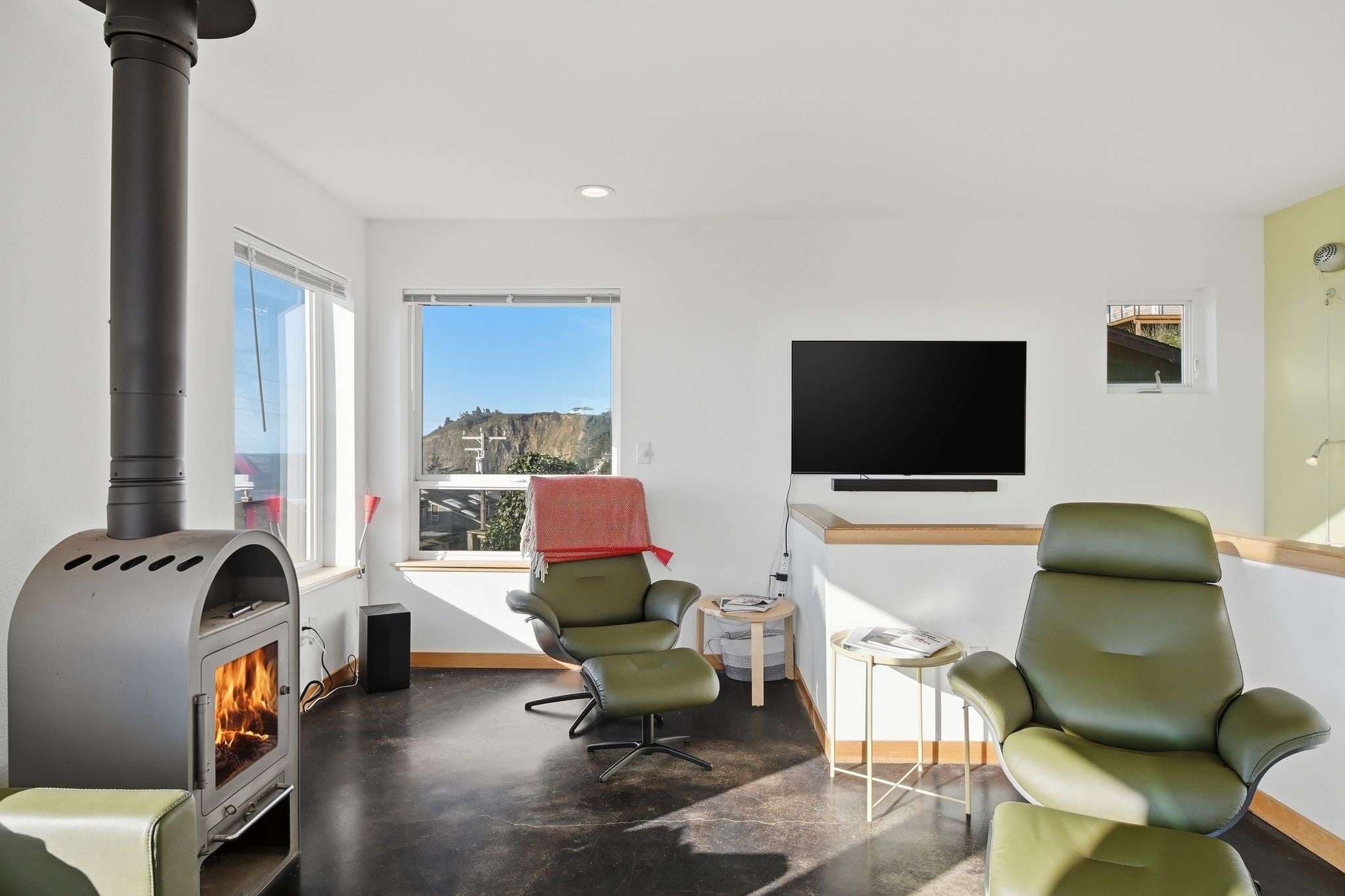 The Lightbox Ocean View of Three Arch Rocks — photo 2